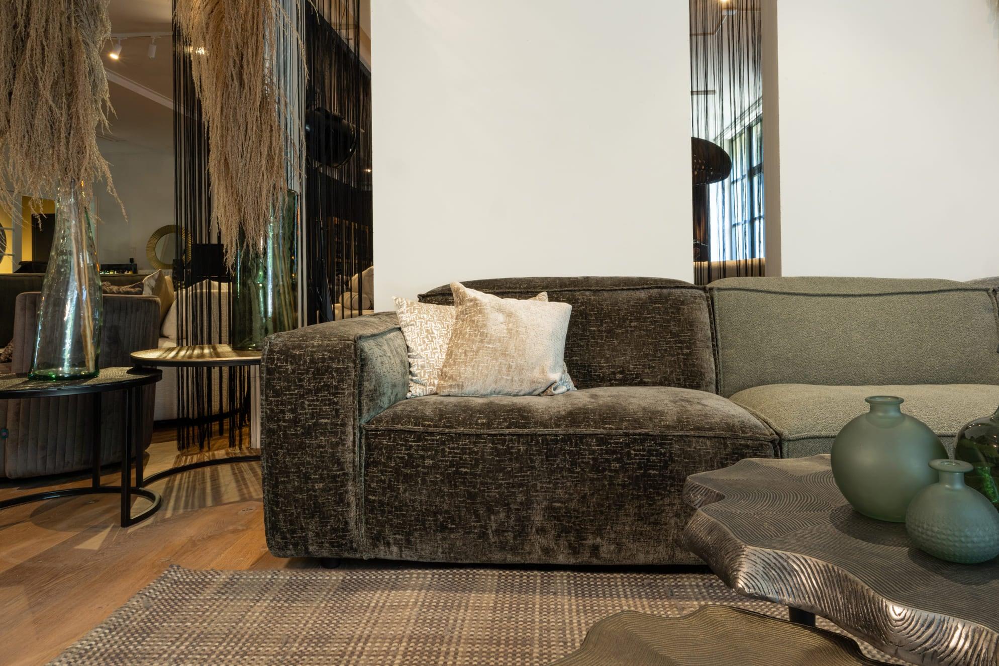 Ik kan geen afbeeldingen zien in uw verzoek. Upload een afbeelding en ik zal u een beschrijving geven die u als alt-tekst kunt gebruiken.