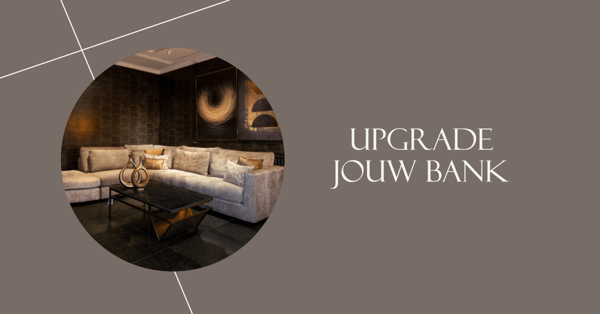 "Sfeervolle, donkere woonkamer met een luxe beige hoekbank, artistiek wandkunstwerk en moderne zwarte salontafel, uitgelicht met 'Upgrade jouw bank' tekstoverlay."