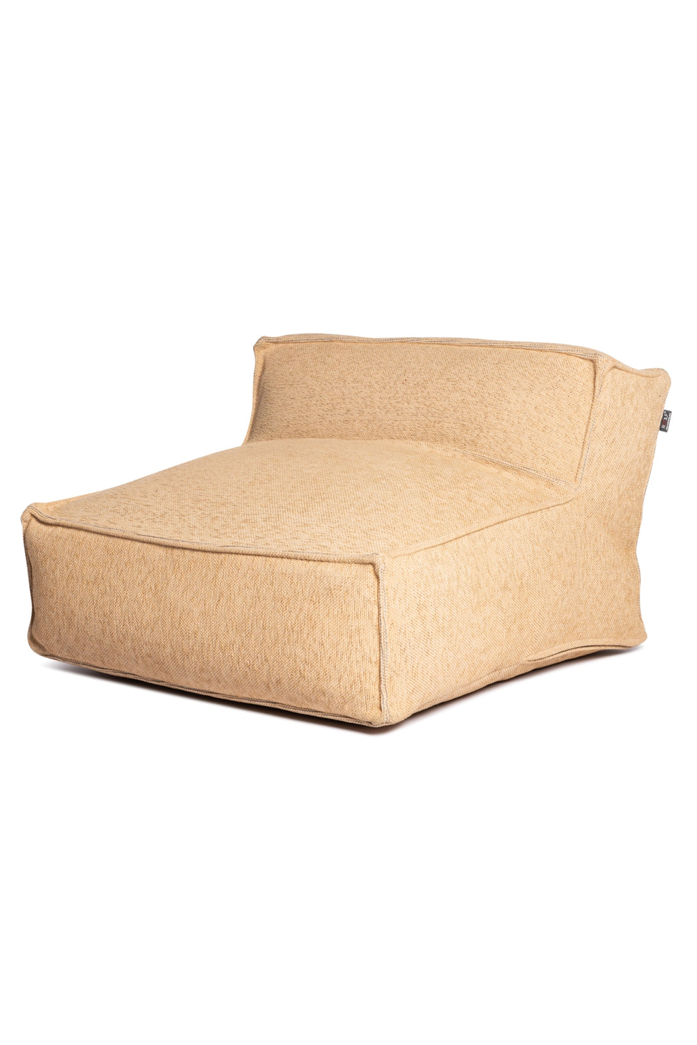 Zandkleurige 1-zits loungestoel van HoekbankXXL, met een zachte textuur en een comfortabele rugleuning.