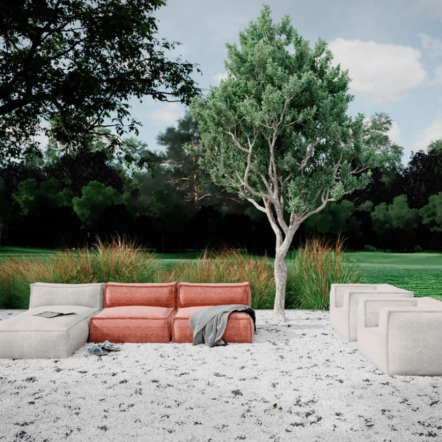 Silky 1-zits loungestoel buiten van HoekbankXXL, in lichte kleur met een zachte textuur in een buitenomgeving.
